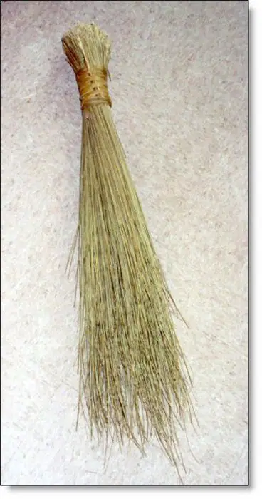 Natural-fibre African hand broom